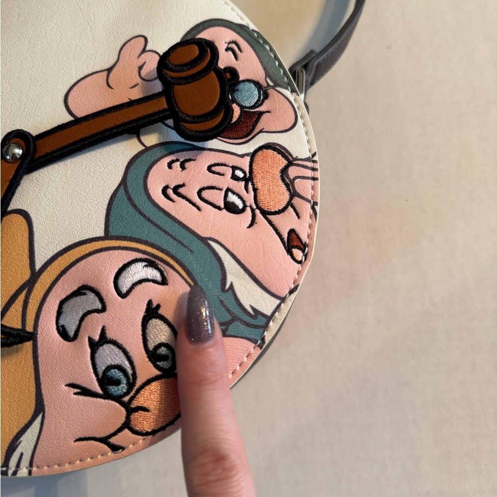 Danielle Nicole X Disney Snow White Dwarfs Round Crossbody Bag - Picture 4 of 9